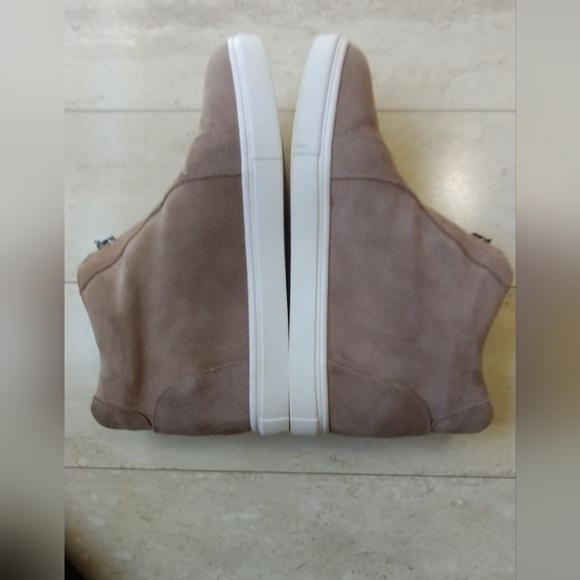 Blondo Glenda suede wedge sneakers shoes zip up taupe size 7.5 - Picture 10 of 13